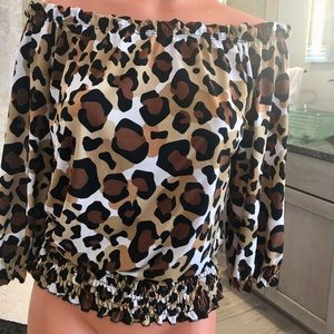 Boston Proper Animal print top!